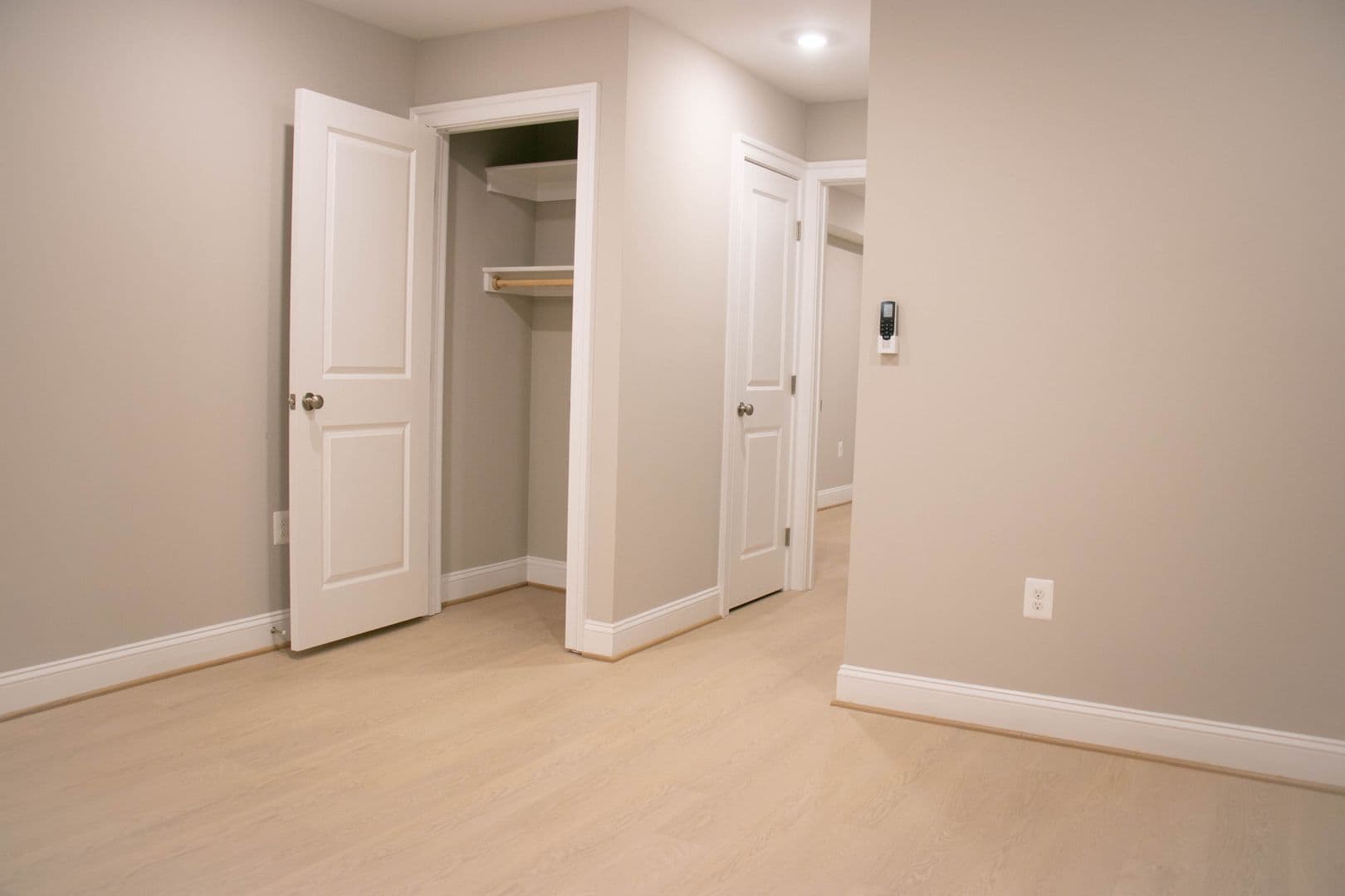 Washington Apartment: 116 44th Street NE