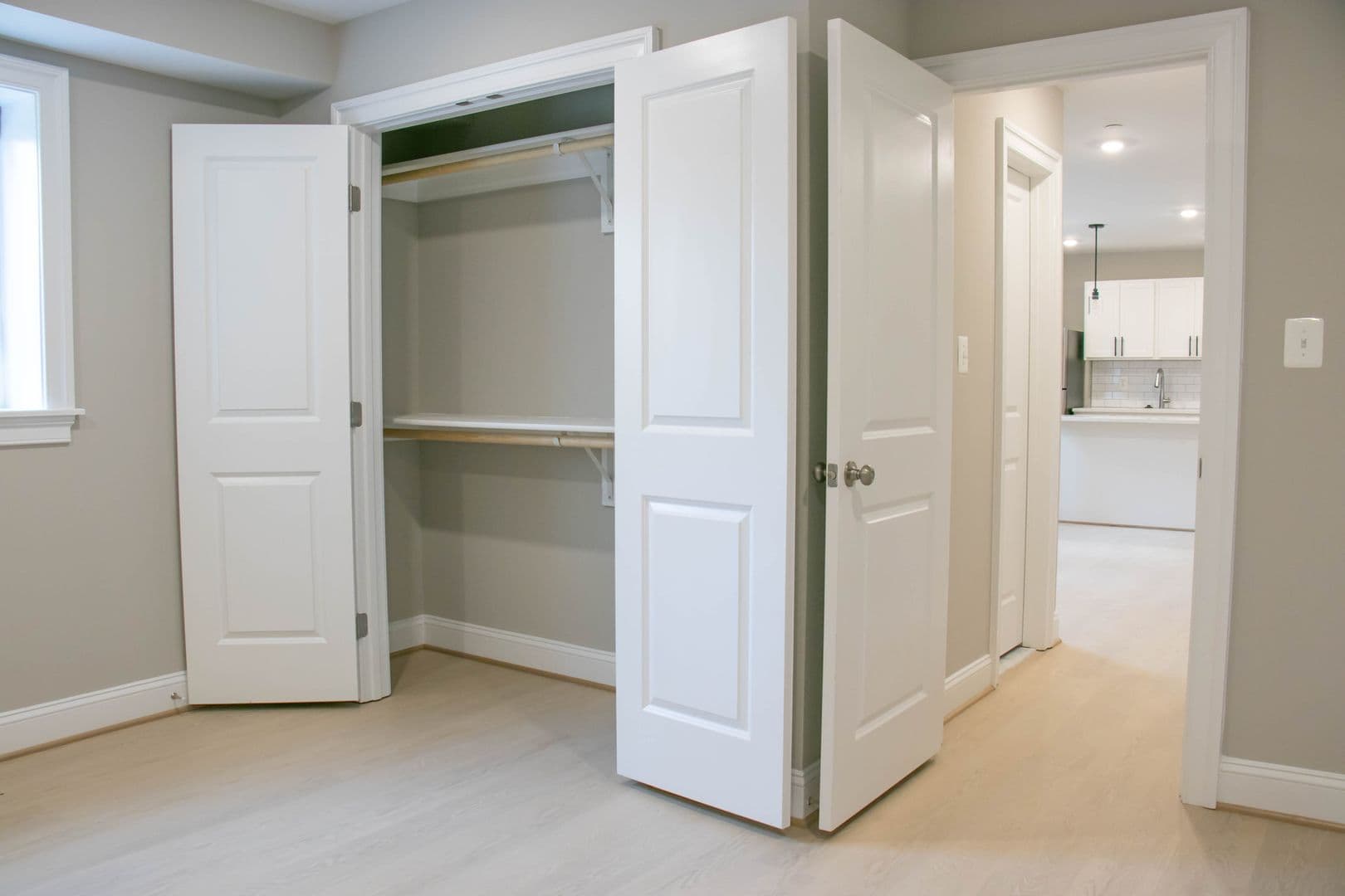 Washington Apartment: 116 44th Street NE