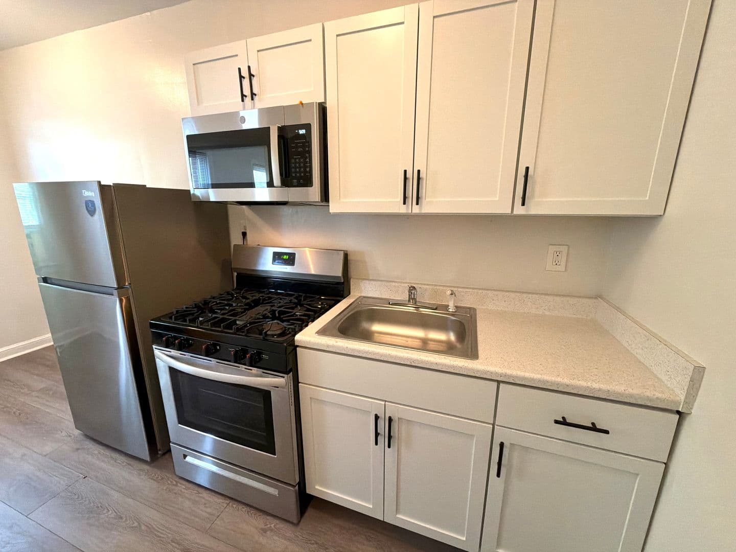Washington Apartment: 116 44th Street NE
