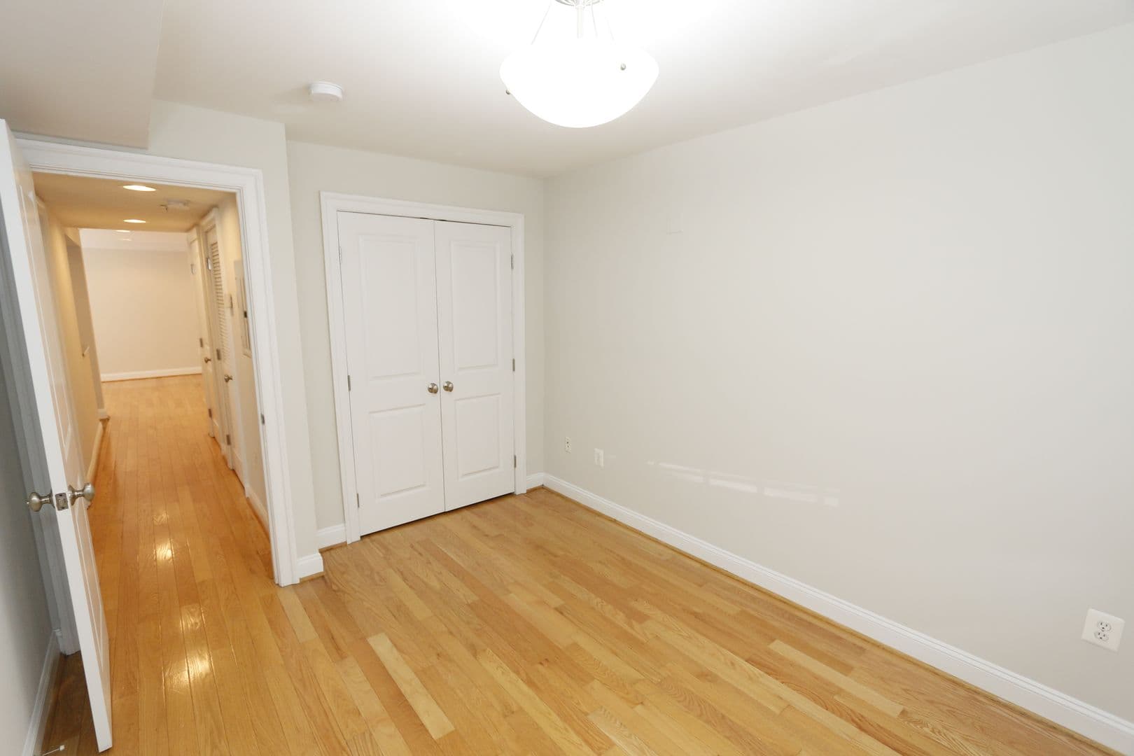 Washington Apartment: 1901-03 Lincoln Rd NE