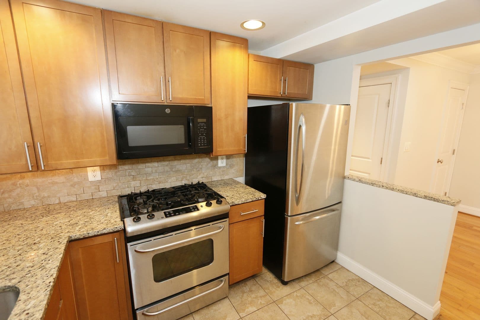 Washington Apartment: 1901-03 Lincoln Rd NE