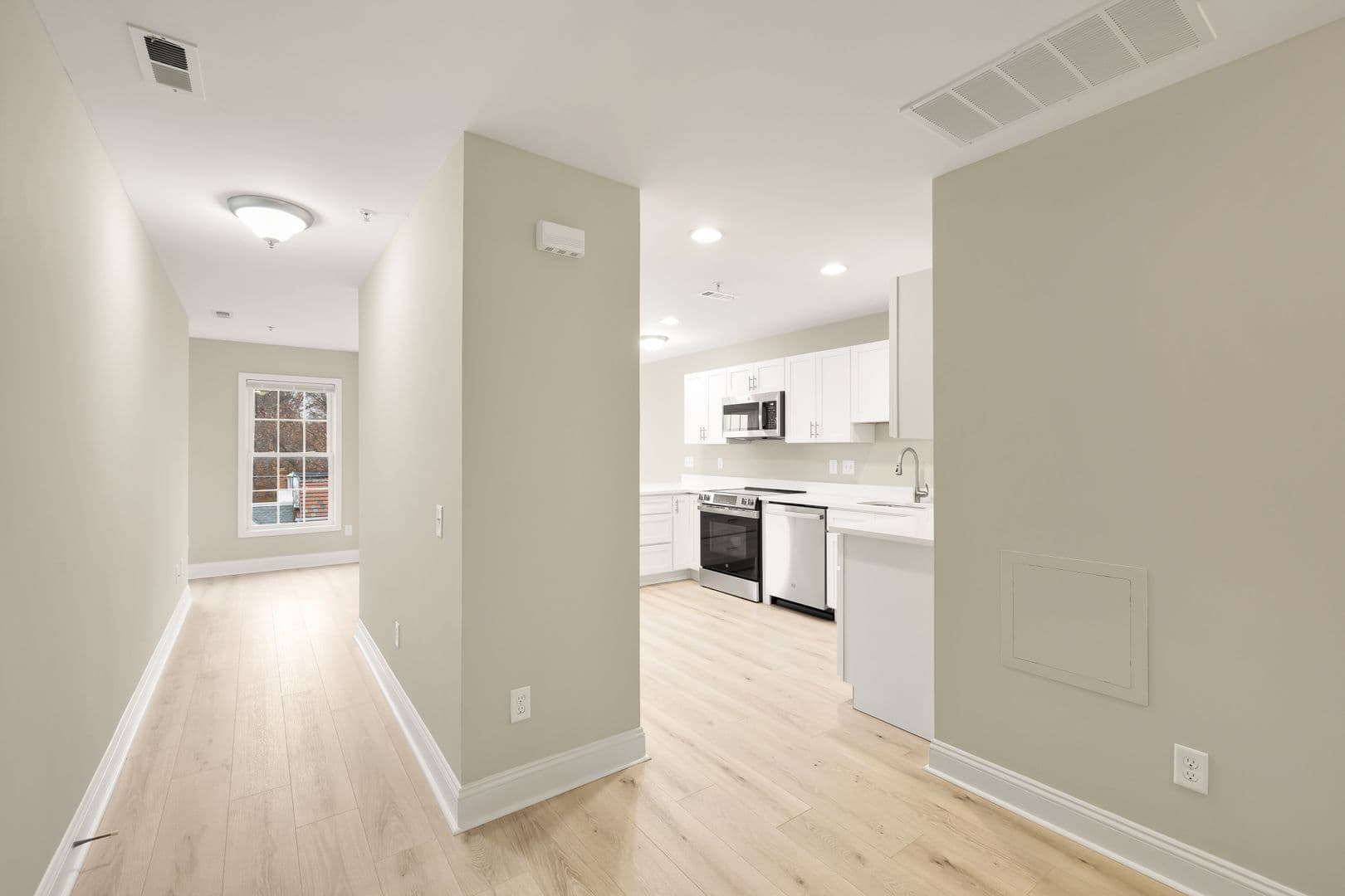 Washington Apartment: 1753 W St SE