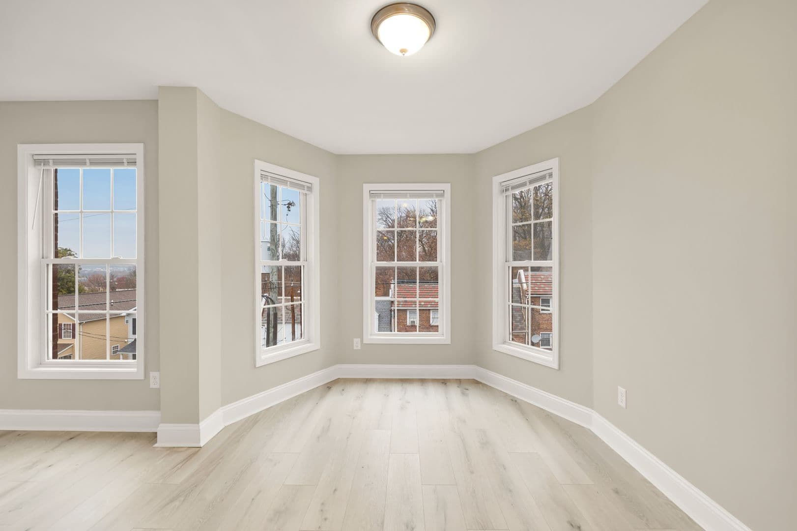 Washington Apartment: 1753 W St SE