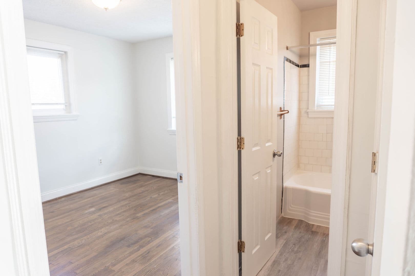 Washington Apartment: 1723 27th Street SE