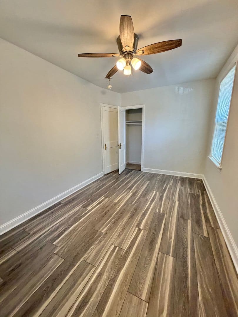 Washington Apartment: 417 Newcomb Street