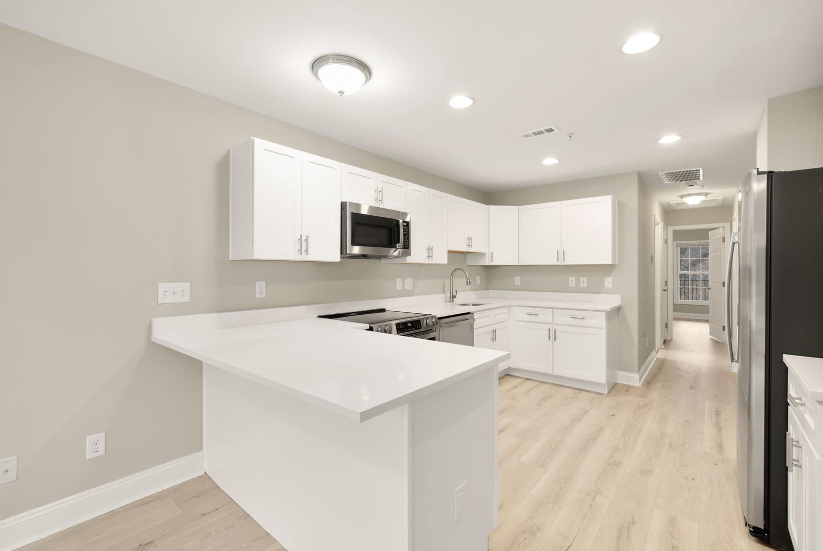 Washington Apartment: 1753 W St SE