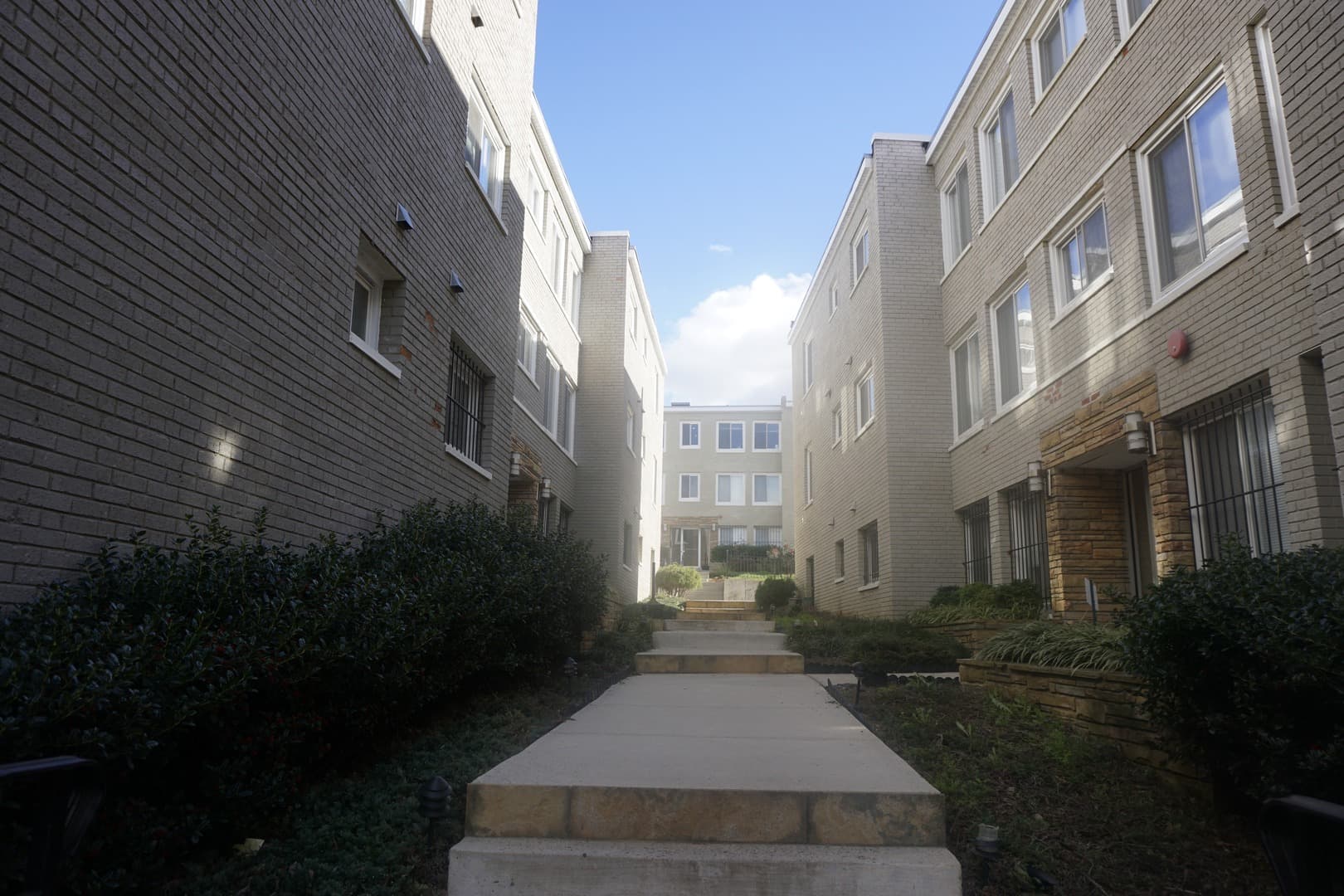 Washington Apartment: 1901-03 Lincoln Rd NE