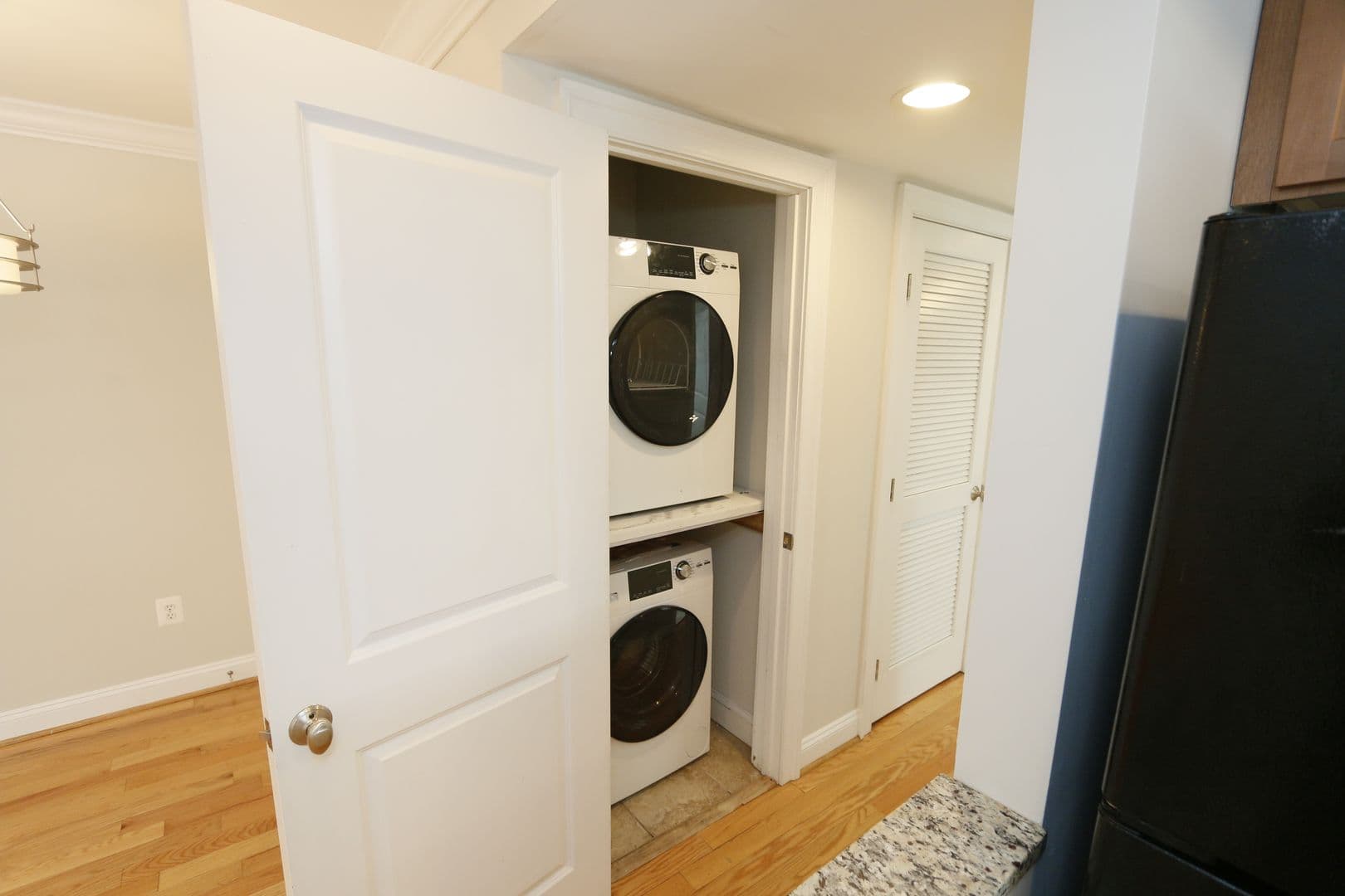 Washington Apartment: 1901-03 Lincoln Rd NE