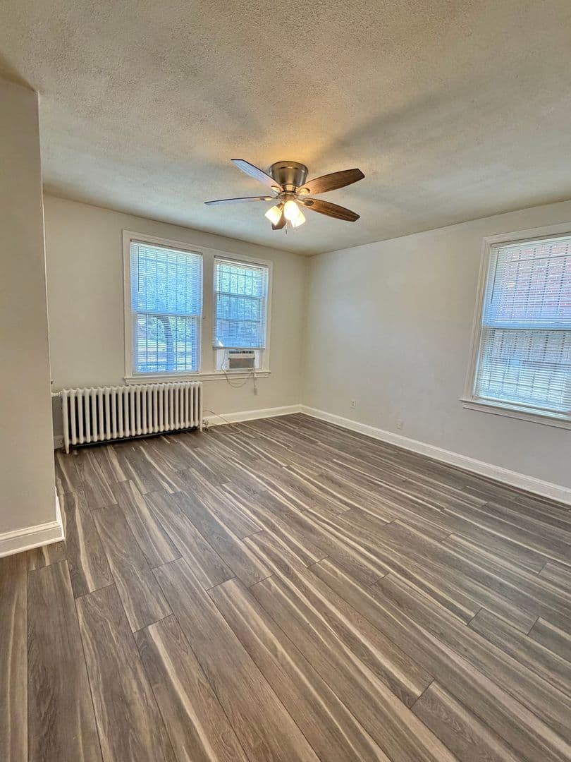 Washington Apartment: 417 Newcomb Street