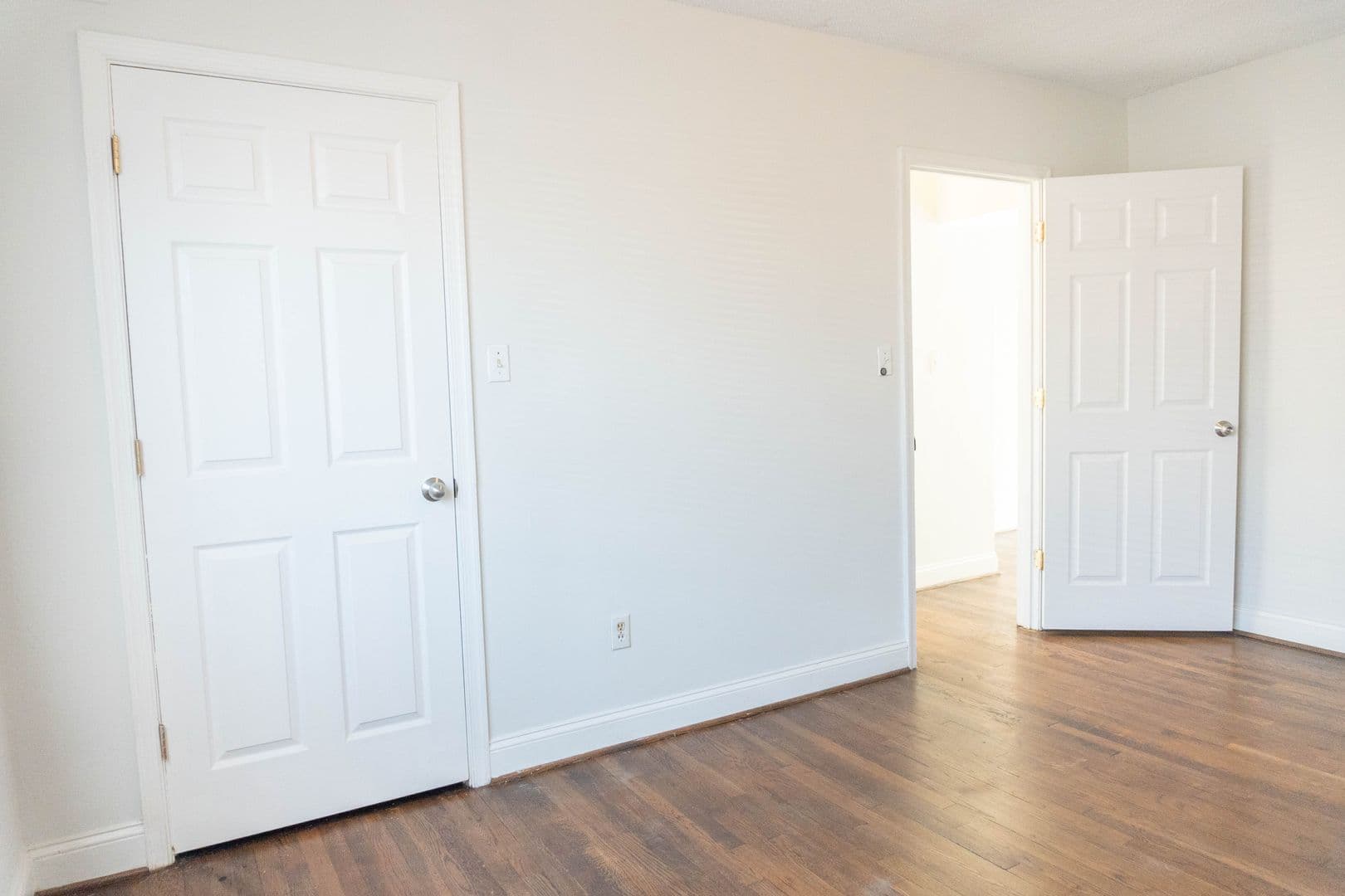 Washington Apartment: 1723 27th Street SE