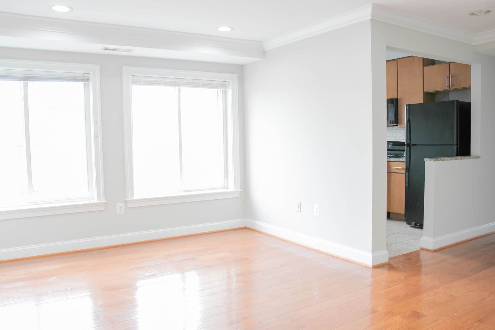 Washington Apartment: 1901-03 Lincoln Rd NE