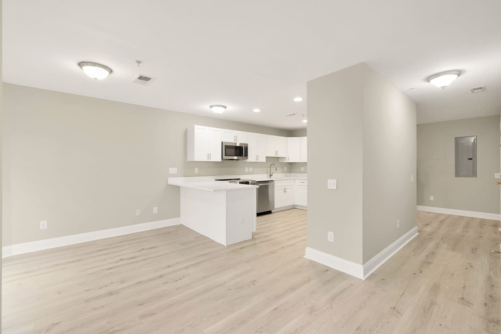 Washington Apartment: 1753 W St SE