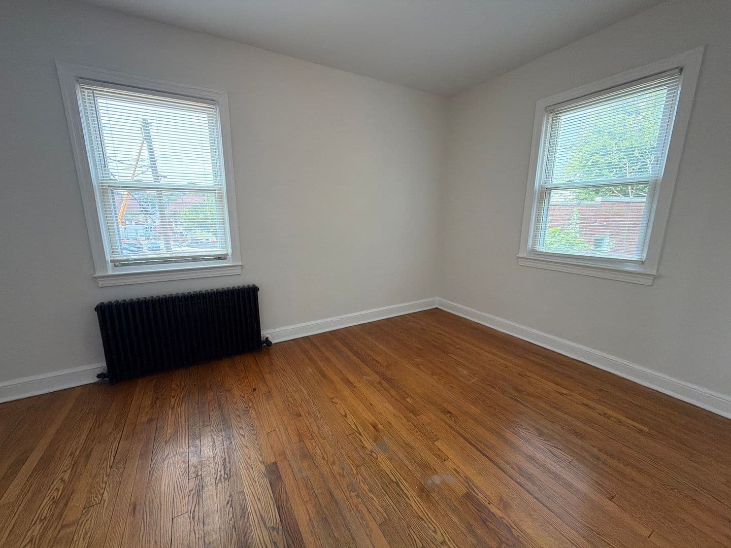 Washington Apartment: 116 44th Street NE