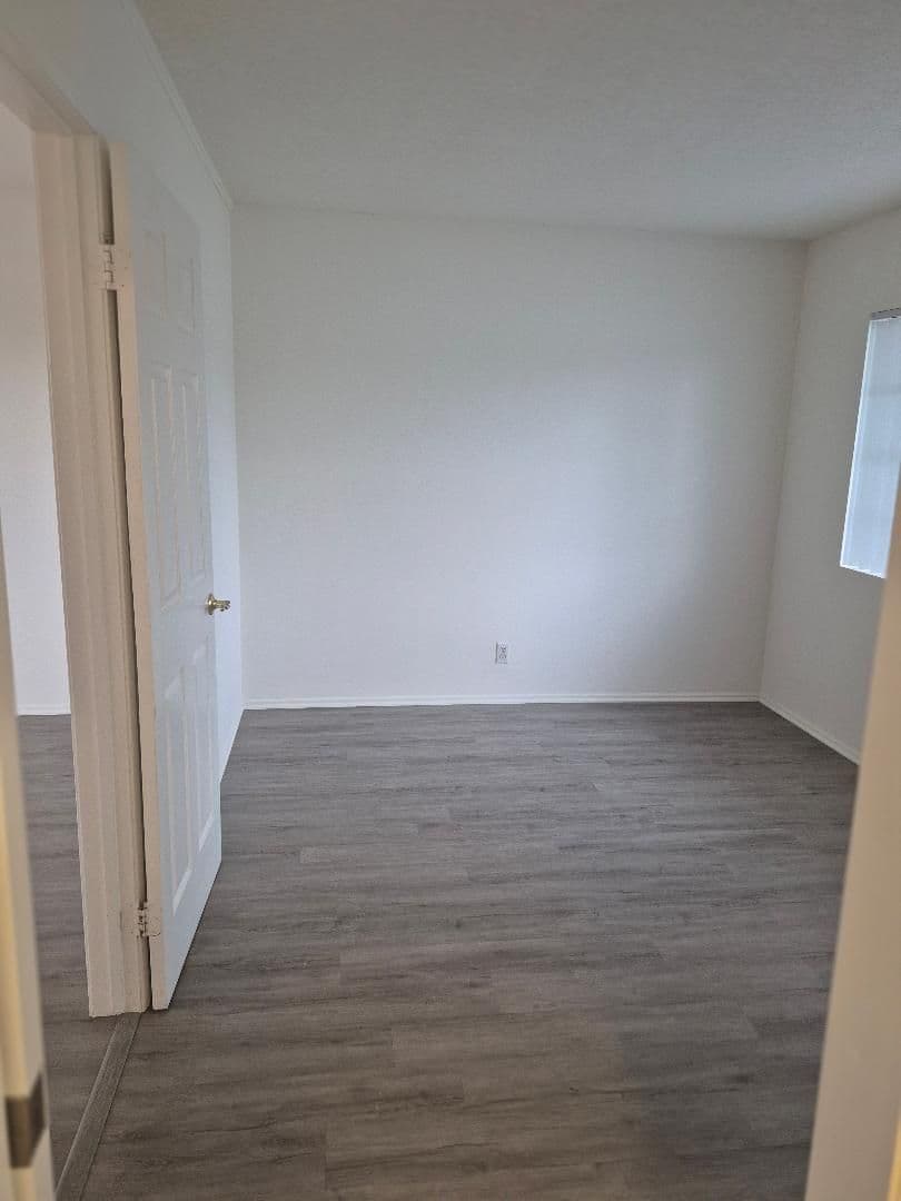 Costa Mesa Apartment: 1917, 1919 & 1921 Maple Avenue