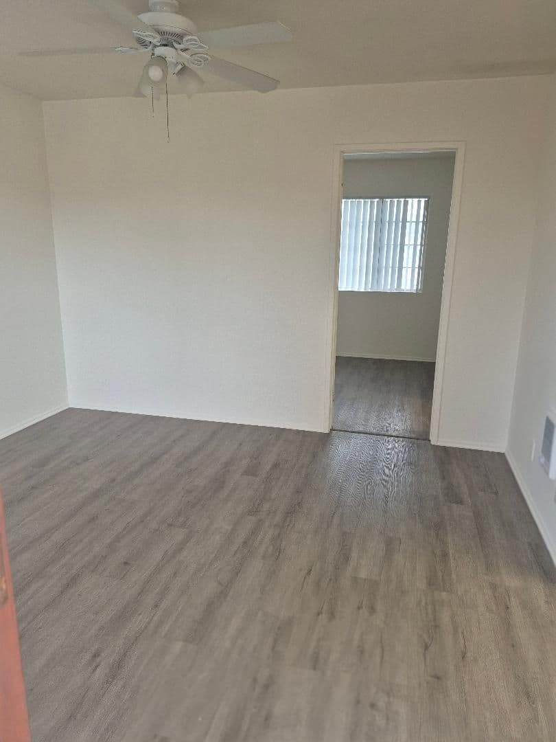 Costa Mesa Apartment: 1917, 1919 & 1921 Maple Avenue