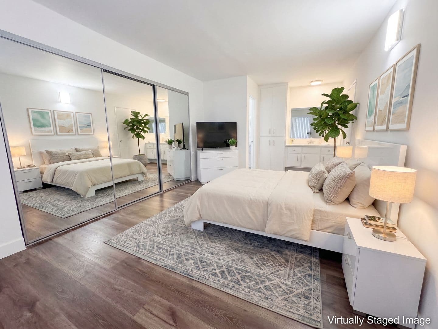 Van Nuys Apartment: 7425 Sepulveda Boulevard
