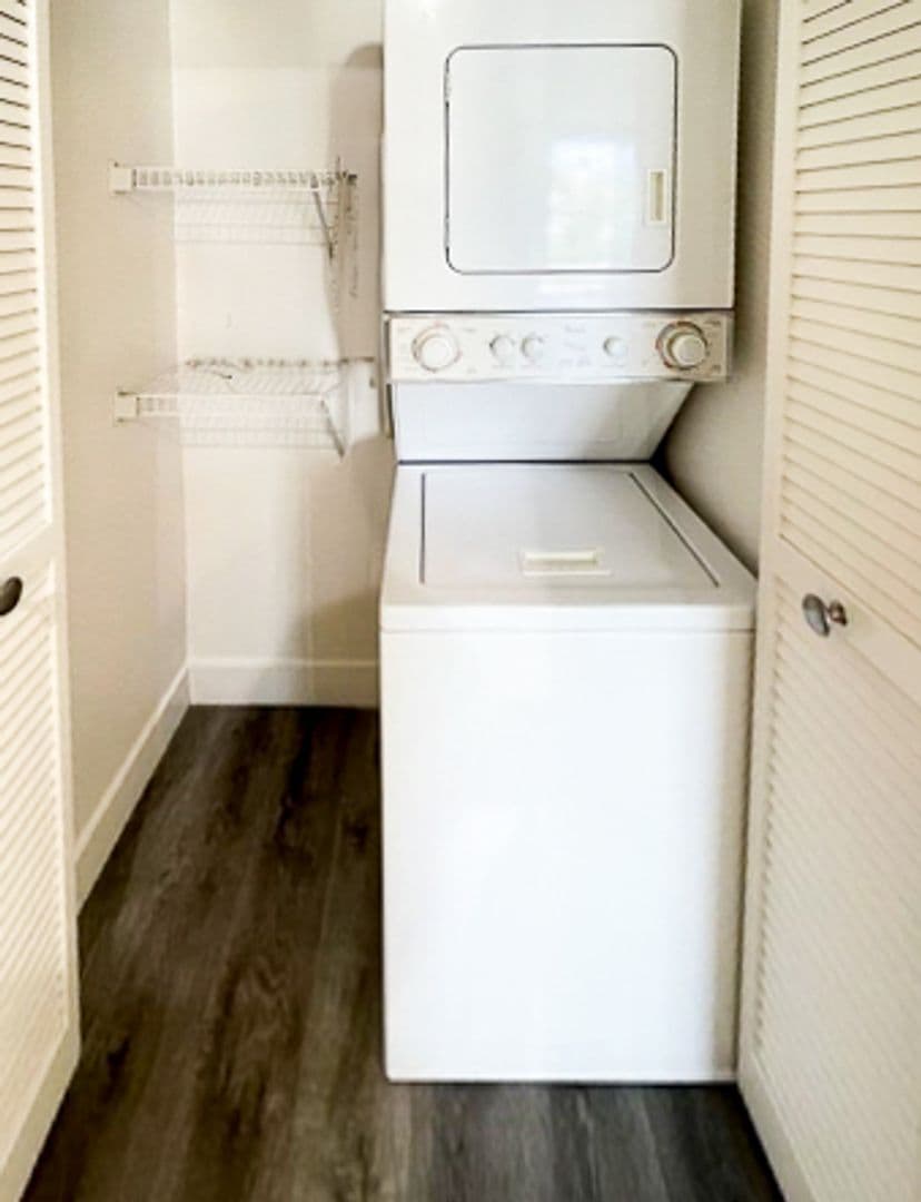 Studio City Apartment: 4150 Arch Drive