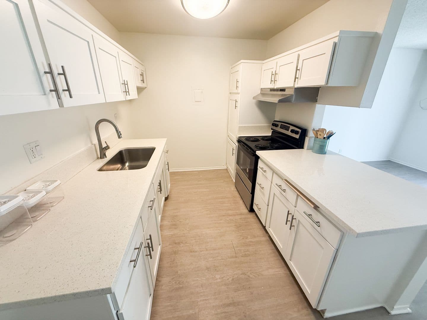 Northridge Apartment: 18400 Malden Street