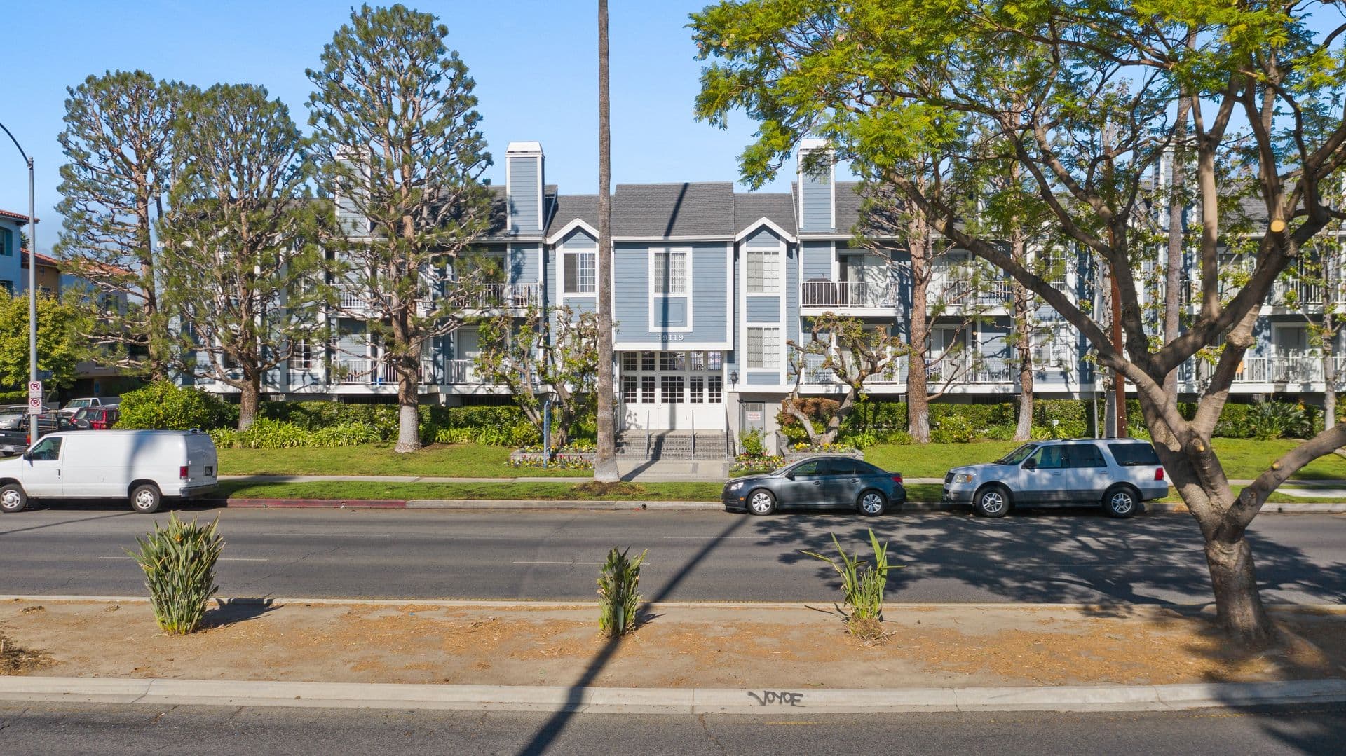 Reseda Apartment: Sherman Way Apartments
