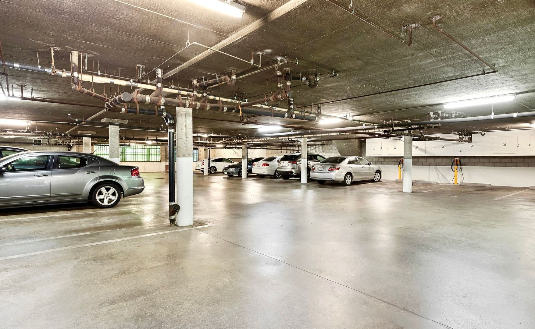 Studio City Apartment: 4627 Coldwater Canyon