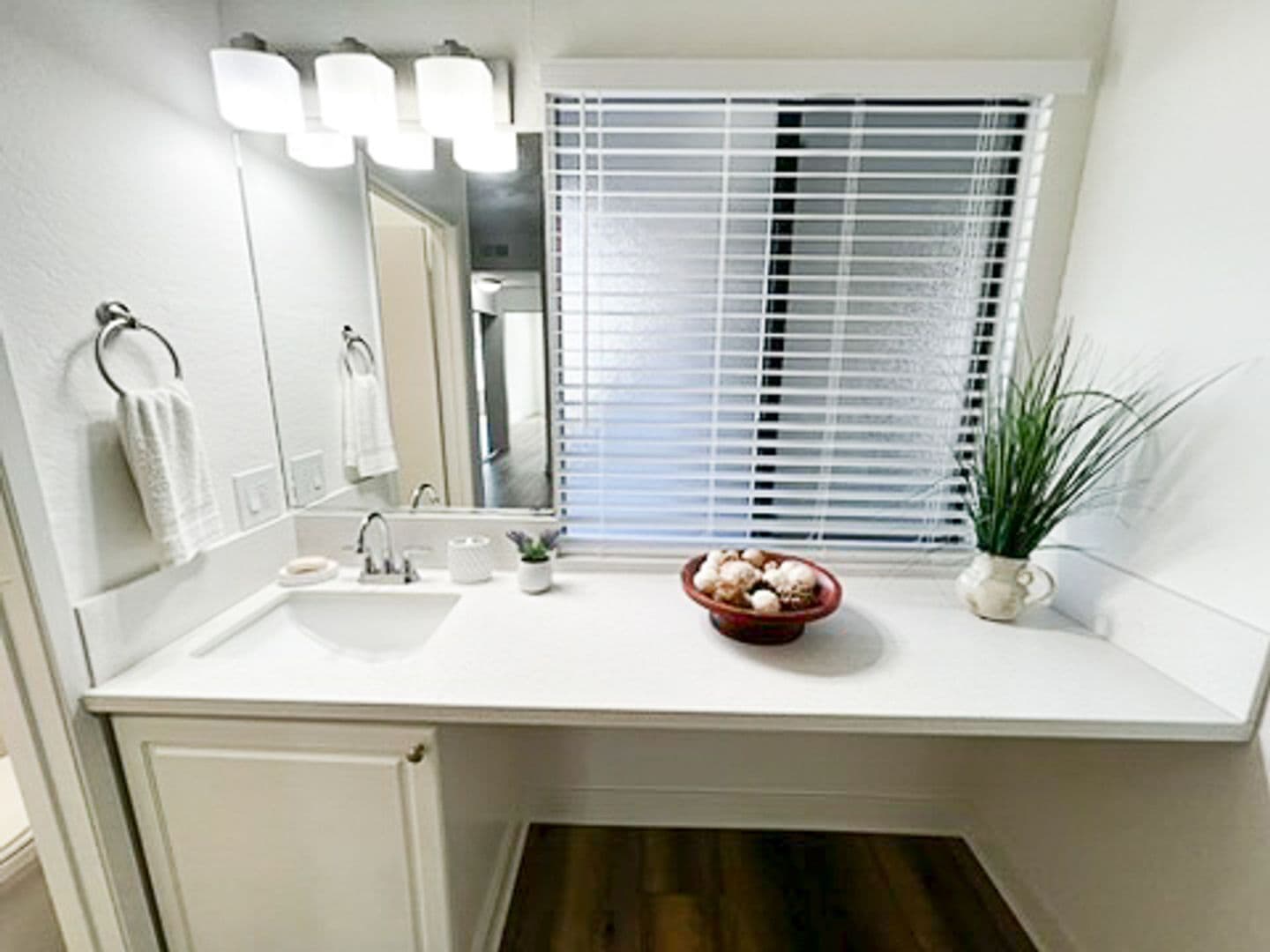 CANOGA PARK Apartment: 8700 DE SOTO AVENUE
