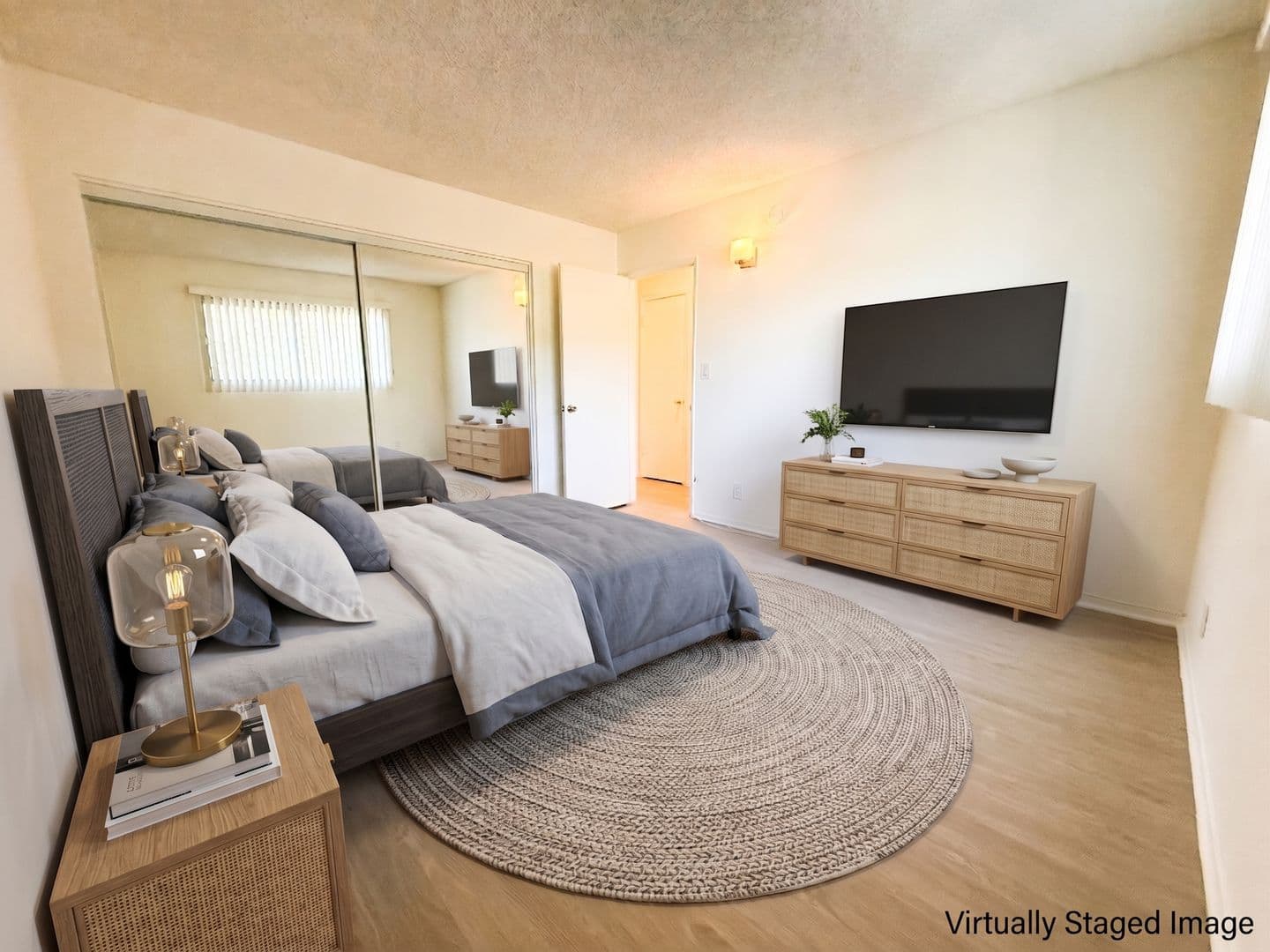 Northridge Apartment: 18400 Malden Street