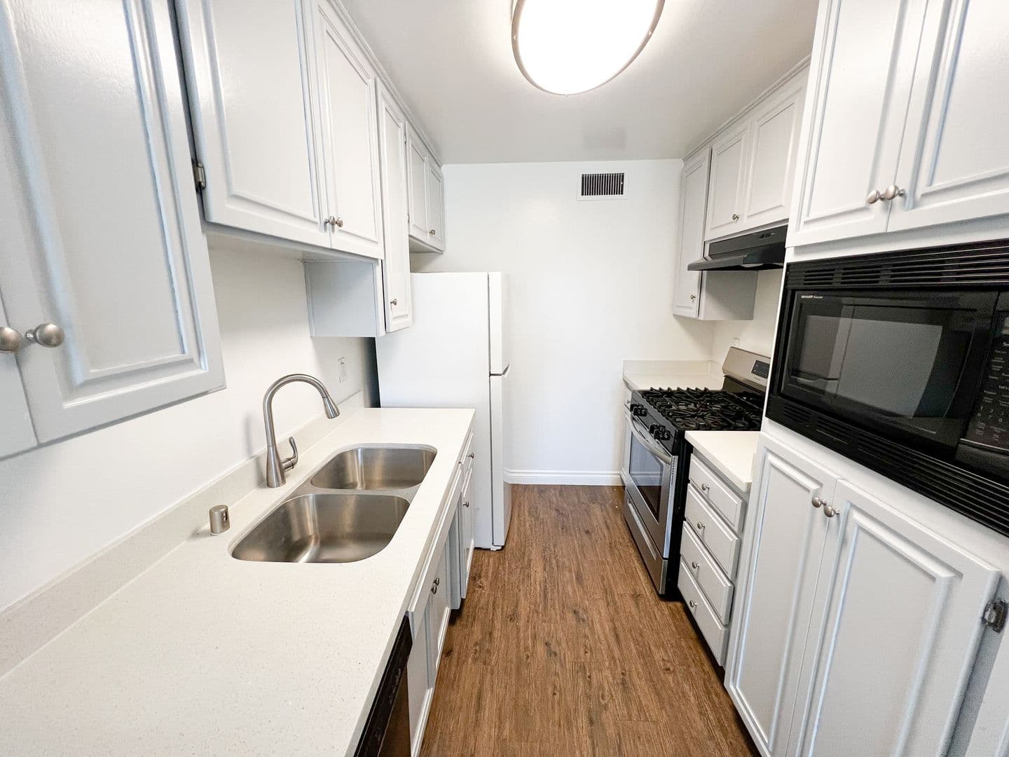 Reseda Apartment: Sherman Way Apartments