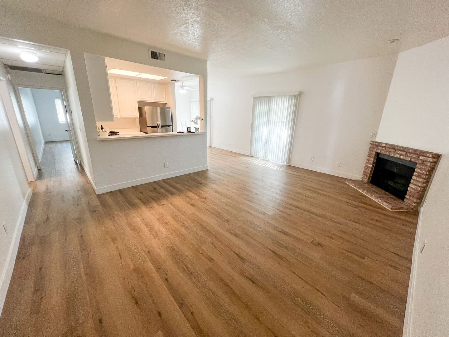 Sherman Oaks Apartment: 14459 Benefit Street