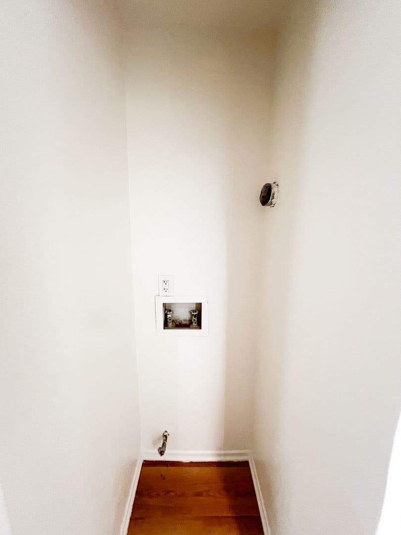 Sherman Oaks Apartment: 14459 Benefit Street
