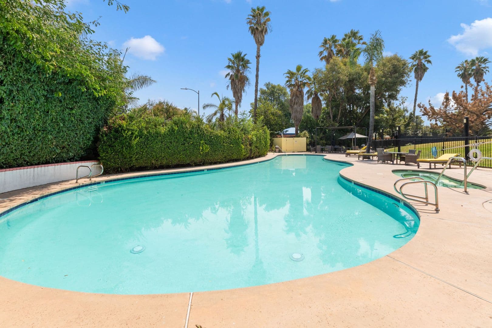 CANOGA PARK Apartment: 8700 DE SOTO AVENUE