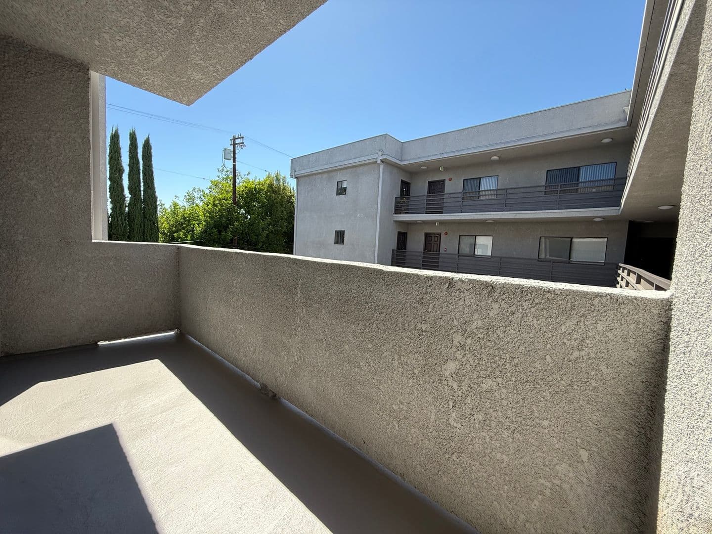 Reseda Apartment: Sherman Way Apartments