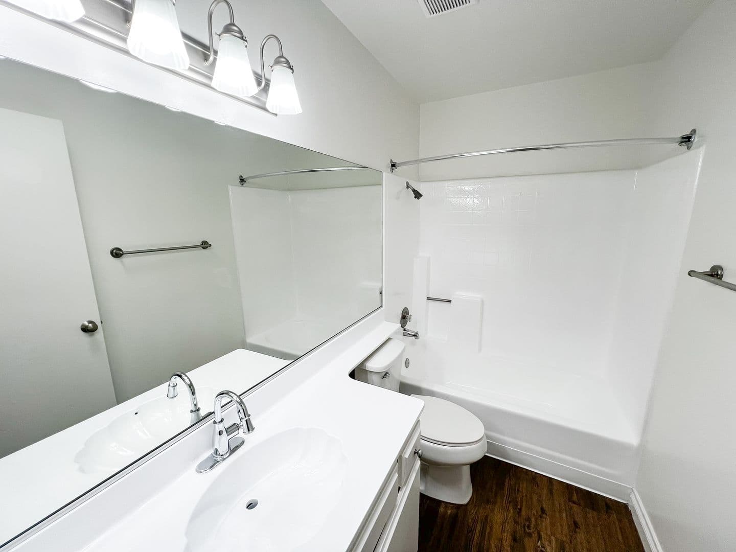 Reseda Apartment: Sherman Way Apartments