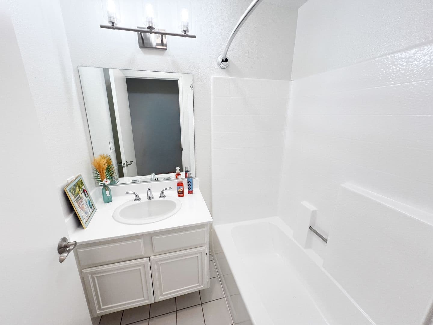 Sherman Oaks Apartment: 14459 Benefit Street