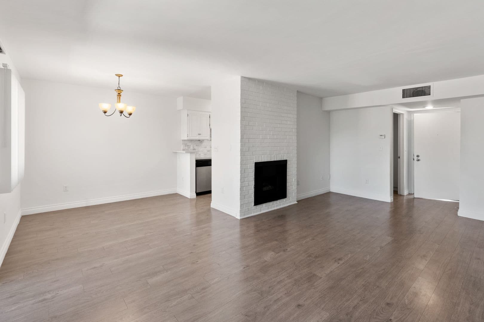 Reseda Apartment: Sherman Way Apartments