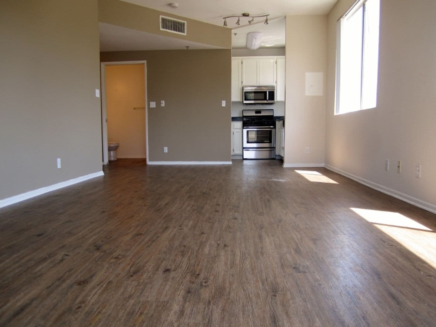 Studio City Apartment: 4150 Arch Drive