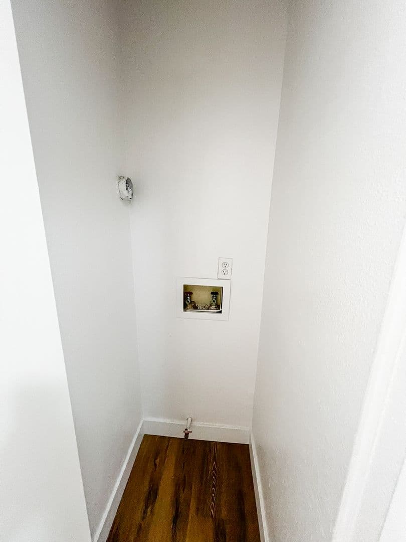 Sherman Oaks Apartment: 14459 Benefit Street
