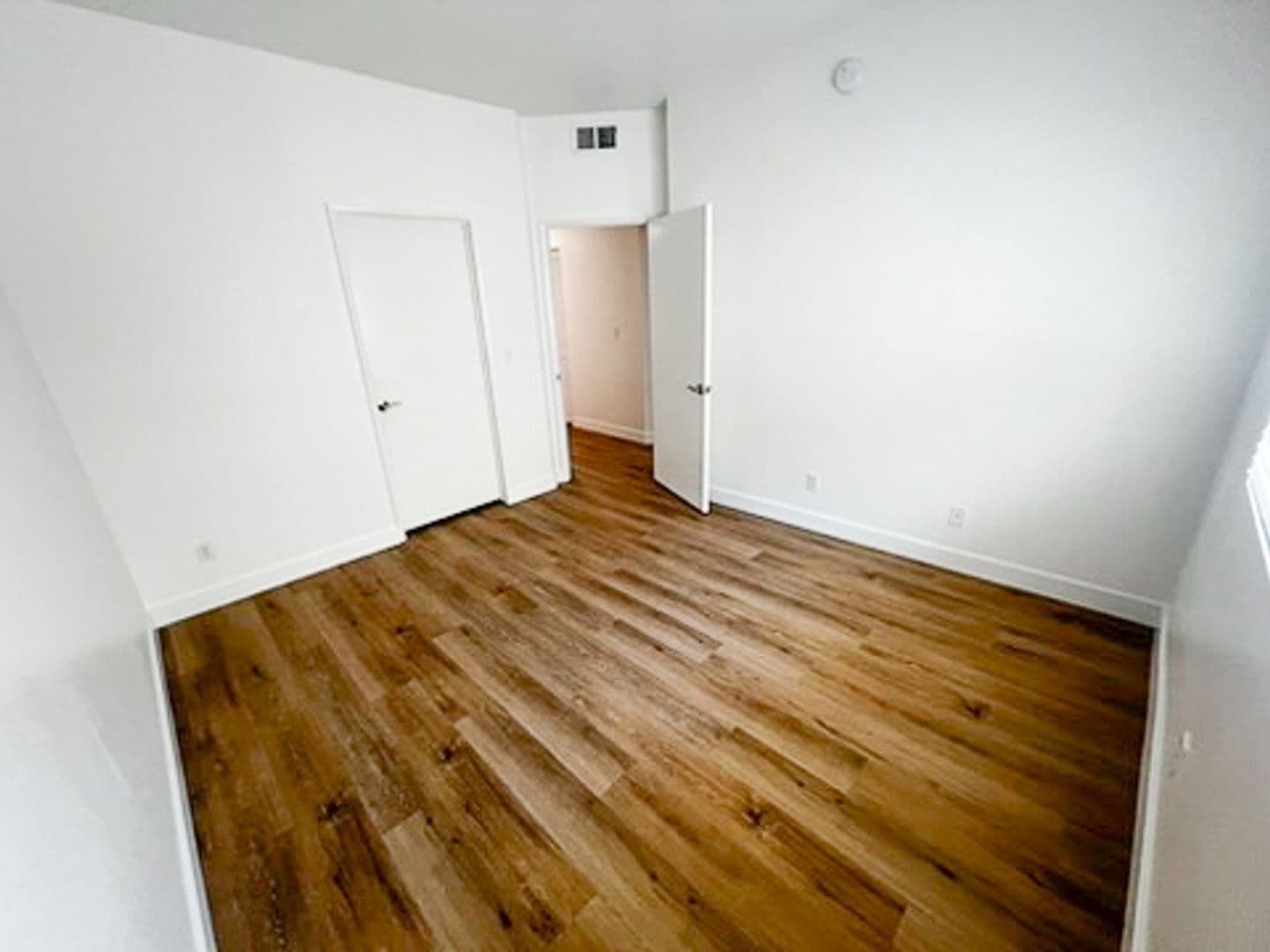 Sherman Oaks Apartment: 14459 Benefit Street