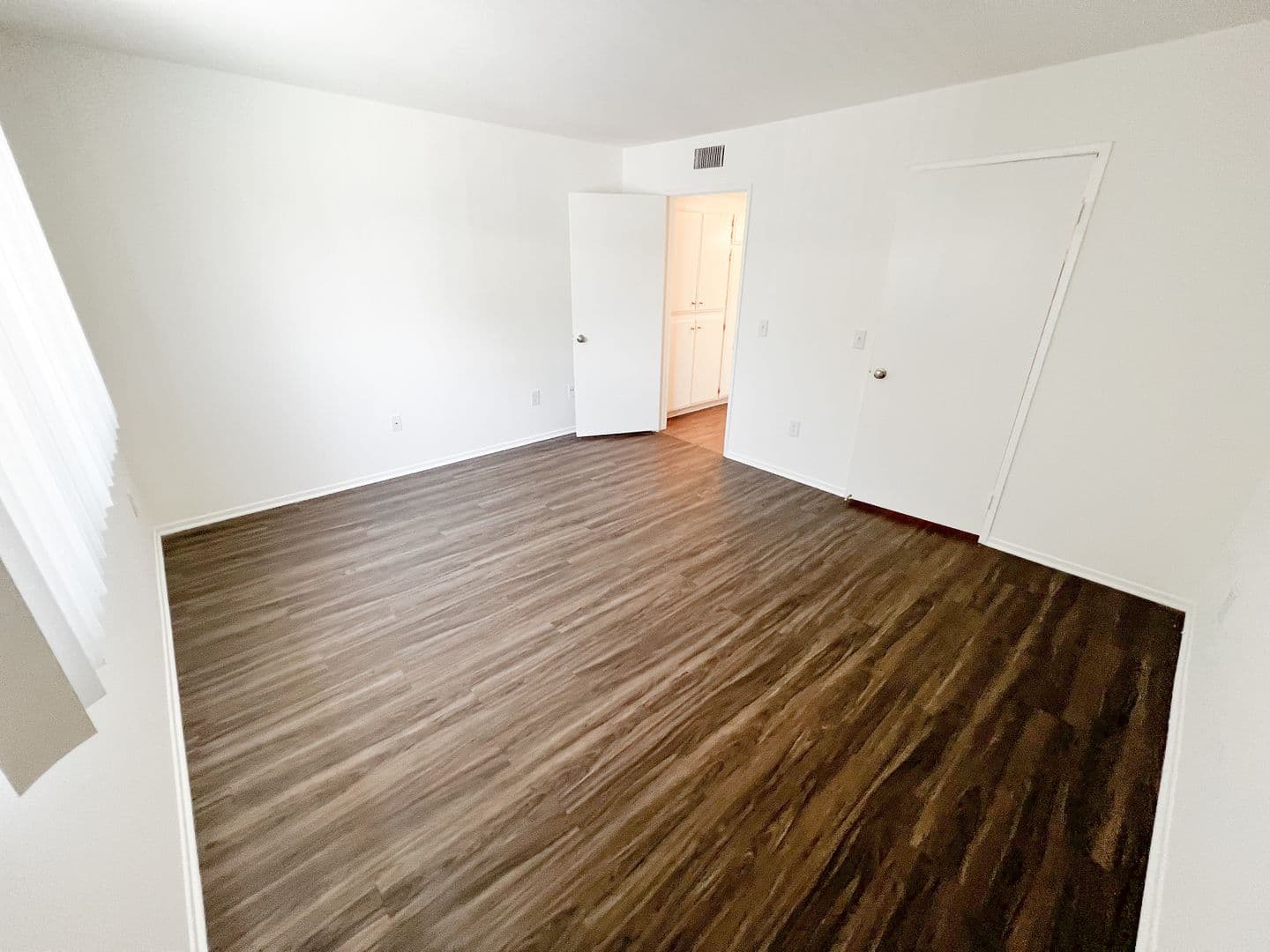 Reseda Apartment: Sherman Way Apartments