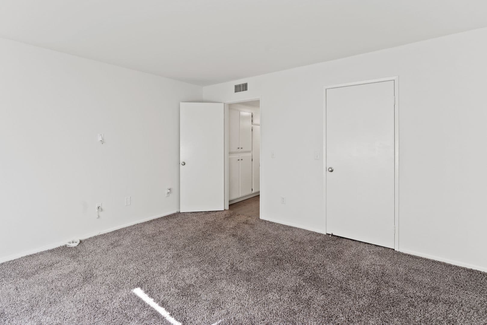 Reseda Apartment: Sherman Way Apartments