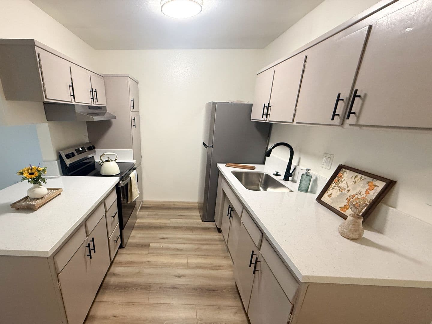 Northridge Apartment: 18400 Malden Street