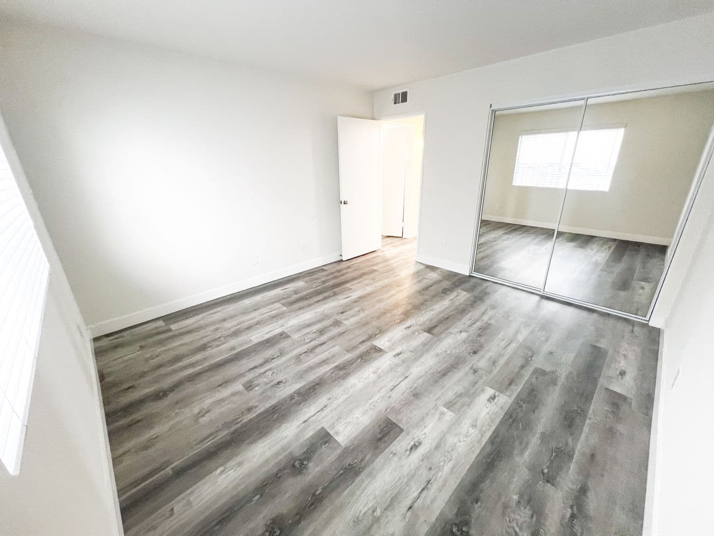 Los Angeles Apartment: 2347 Kerwood Avenue