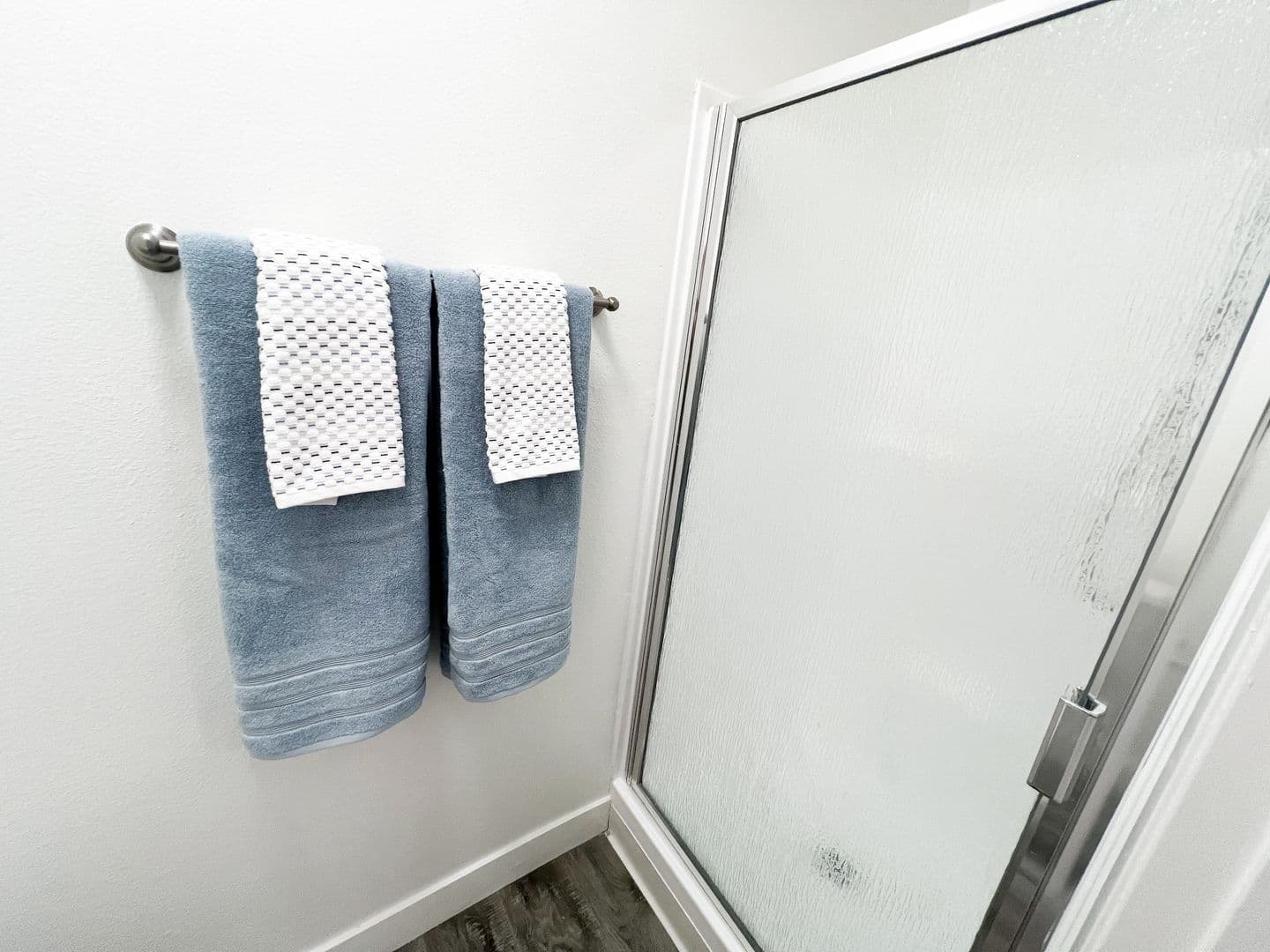 Los Angeles Apartment: 2347 Kerwood Avenue