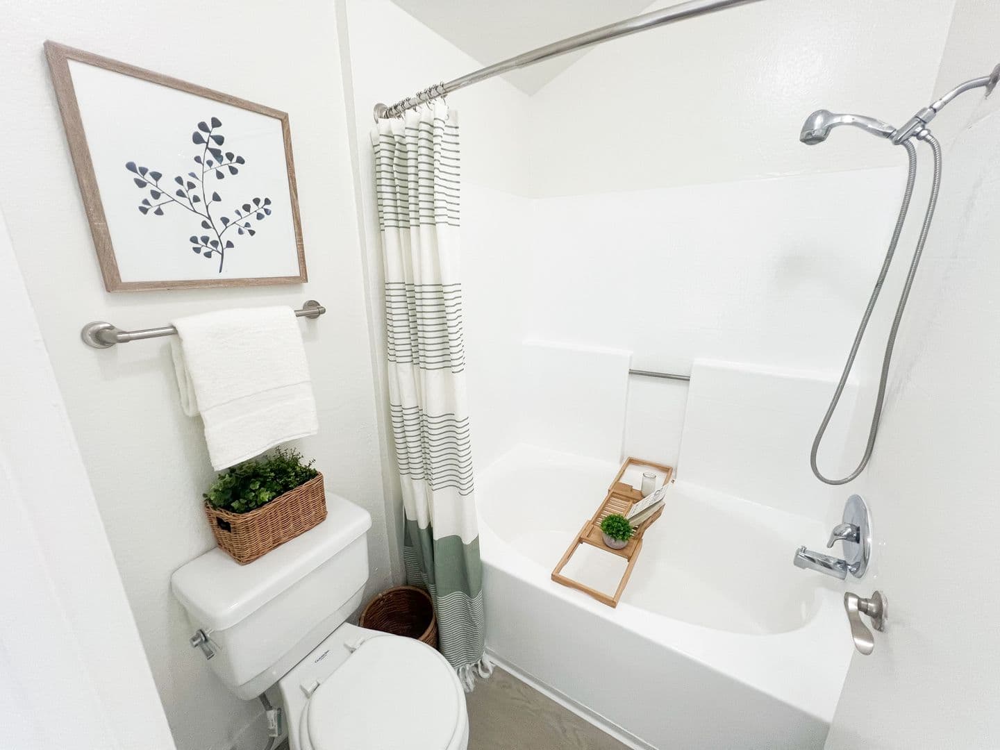 CANOGA PARK Apartment: 8700 DE SOTO AVENUE