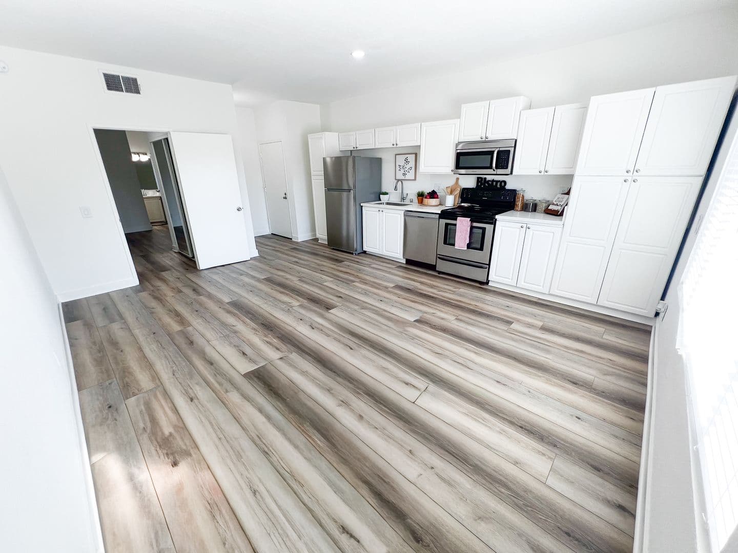 CANOGA PARK Apartment: 8700 DE SOTO AVENUE