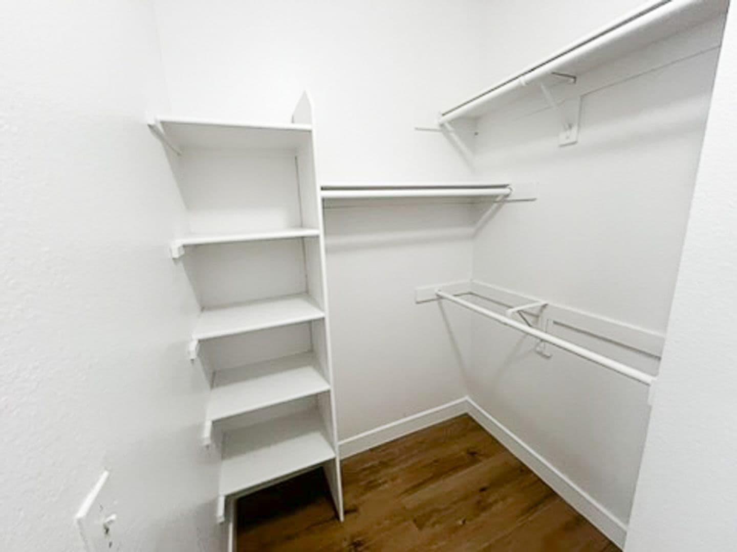Sherman Oaks Apartment: 14459 Benefit Street