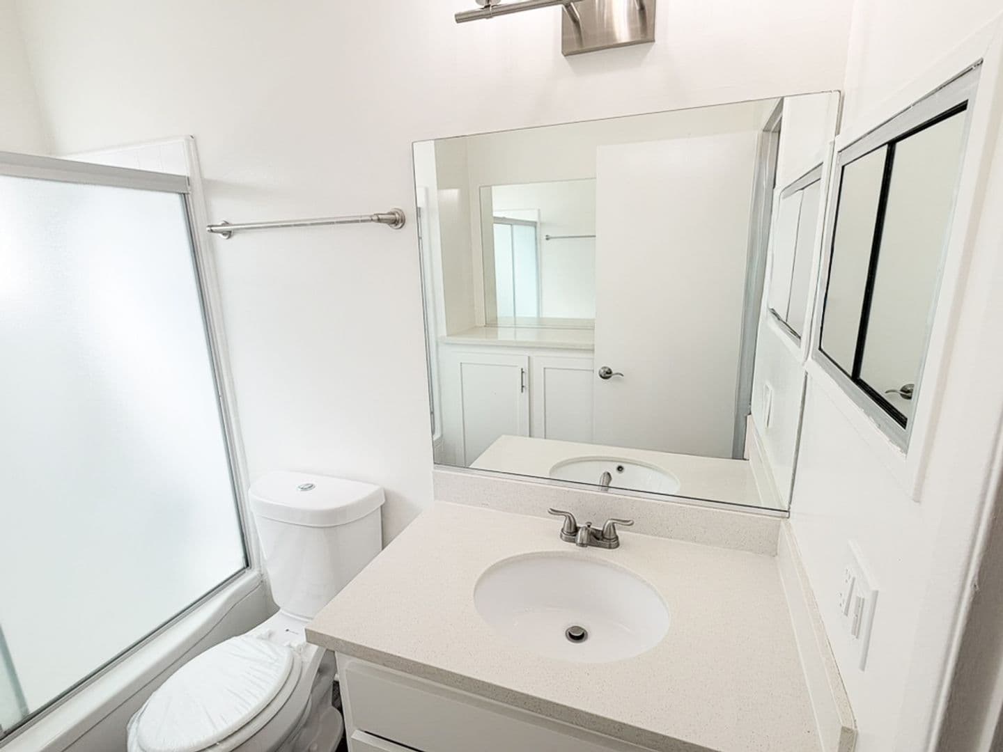 Valley Village Apartment: 11839 Magnolia Boulevard
