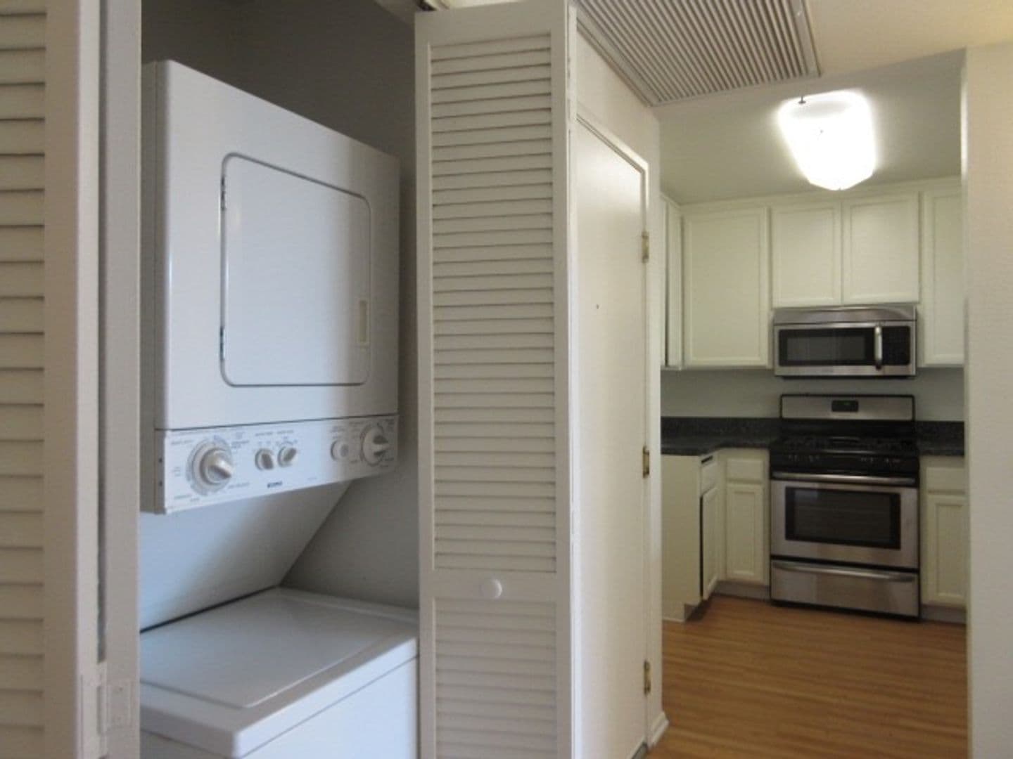 Studio City Apartment: 4150 Arch Drive