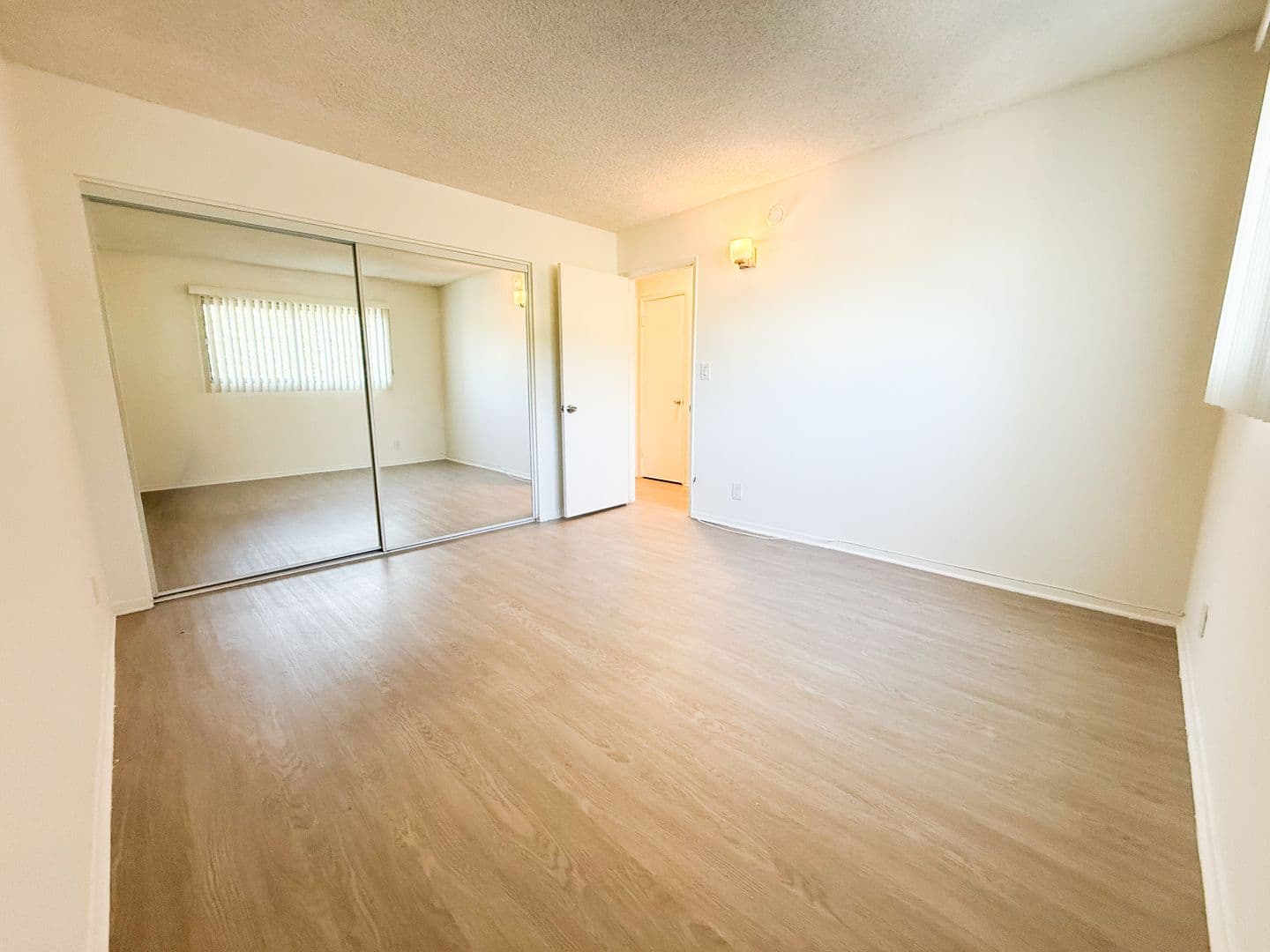Northridge Apartment: 18400 Malden Street