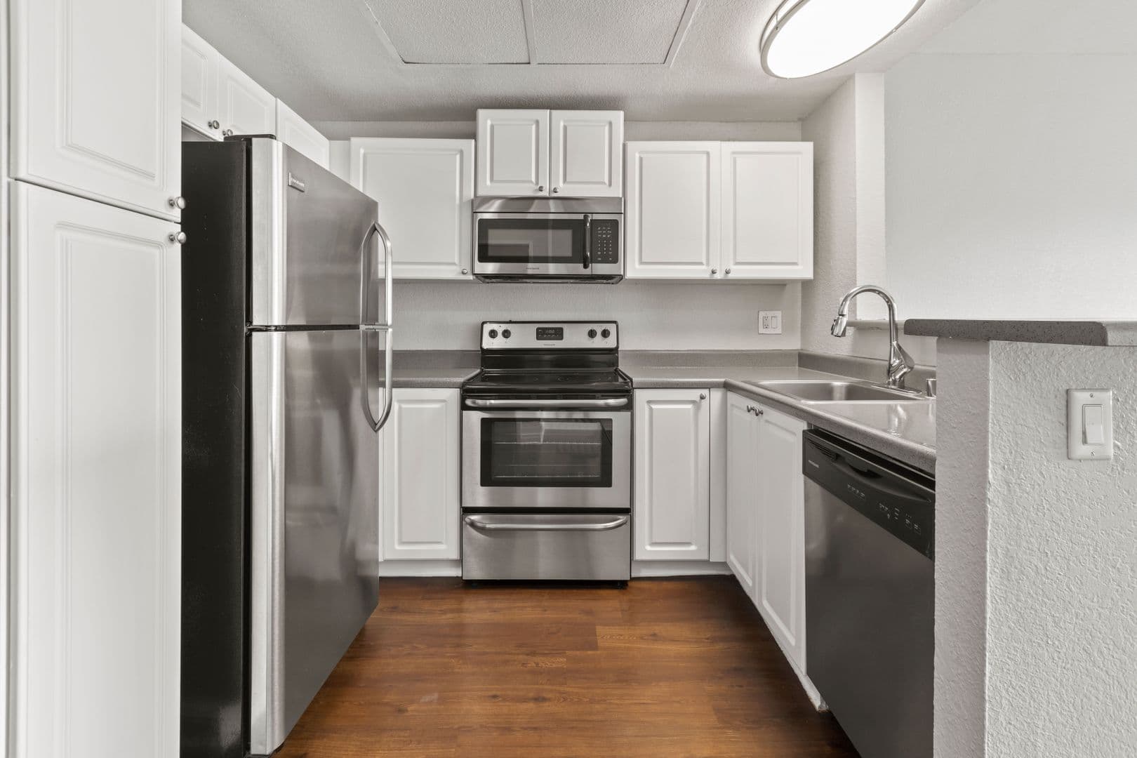 CANOGA PARK Apartment: 8700 DE SOTO AVENUE
