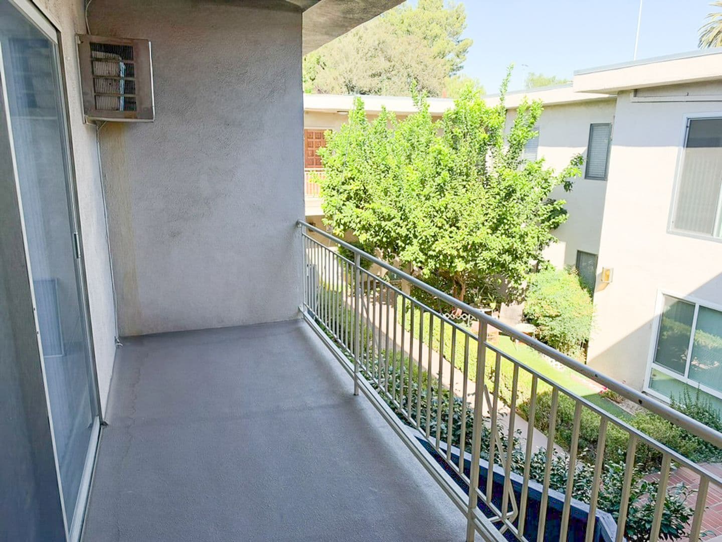 Valley Village Apartment: 11839 Magnolia Boulevard
